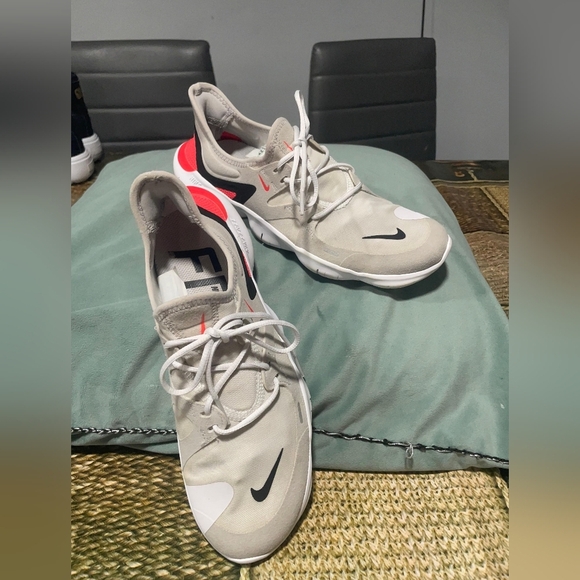 Nike Men's Beige and Orange Athletic Shoes - Picture 3 of 8